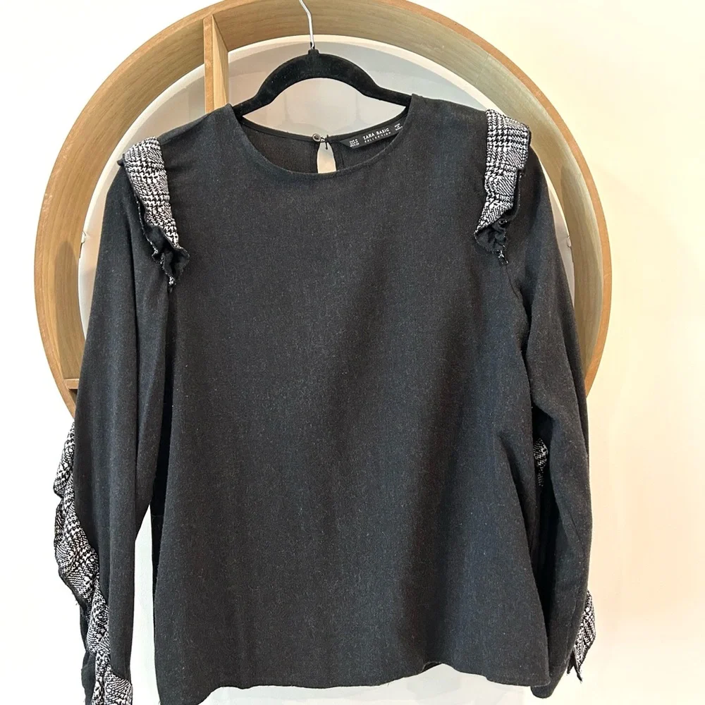 Zara Basic Ruffled Top - Picture 1 of 5